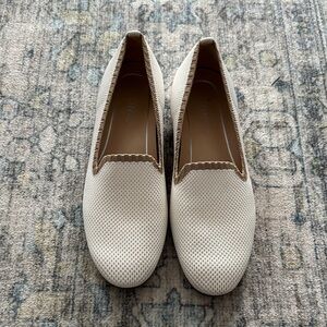 Vionic Willa Cream and Tan Slip-On Flats
